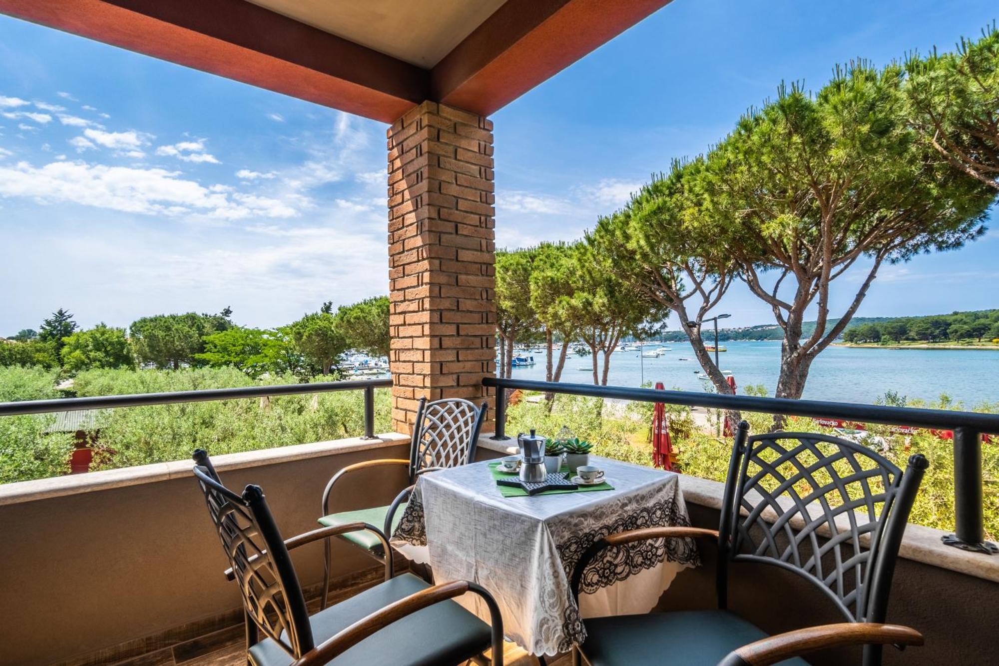Apartments Oliveto - Calming Sea View Medulin Kültér fotó